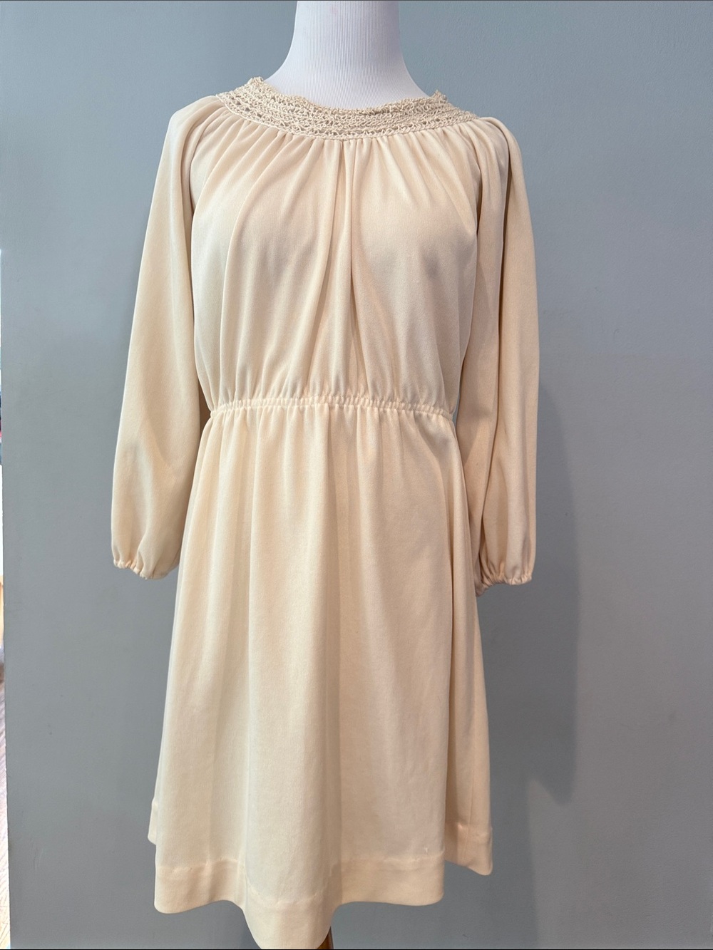 Vintage 70s Crochet neck Long-Sleeve Cream Smocked-Neck Dress-small